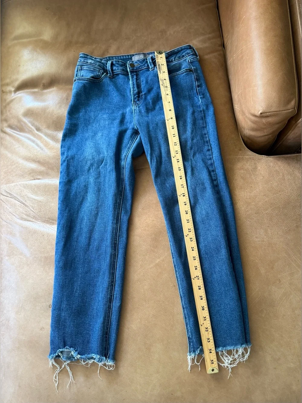 Just USA Women’s Blue Medium Wash Denim Skinny Jeans Frayed Hem Size 10